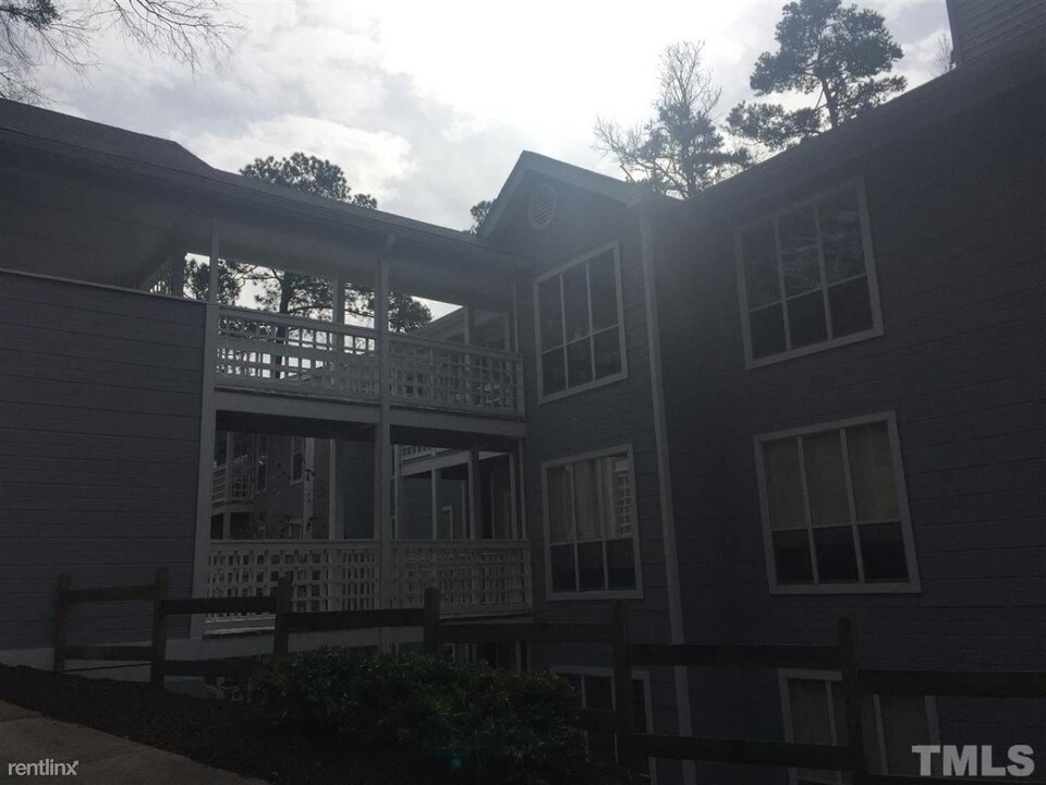 4601 Timbermill Ct-Unit -Apt 301 in Raleigh, NC - Foto de edificio