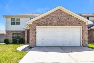 9741 Stoney Bridge Rd in Fort Worth, TX - Building Photo