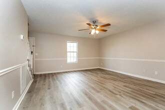 141 Nelson Dr in La Vergne, TN - Building Photo - Building Photo