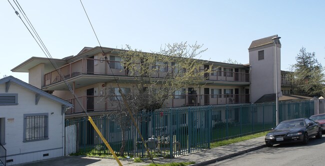 Palo Vista Gardens in Oakland, CA - Foto de edificio - Building Photo