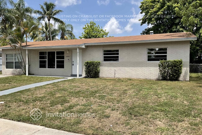 10005 SW 166th St in Miami, FL - Building Photo - Building Photo