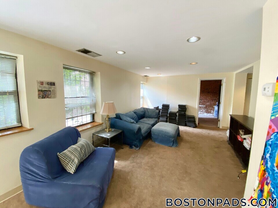 108 Gainsborough St in Boston, MA - Building Photo