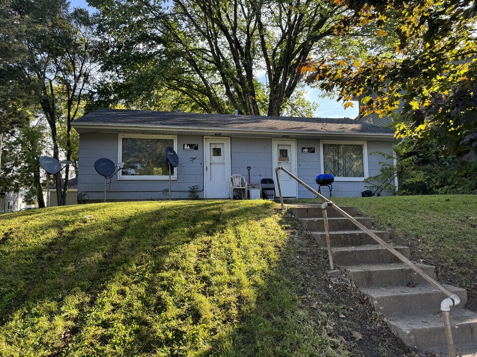 1319 17th St in Rock Island, IL - Building Photo