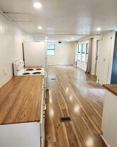 4439 Danville Rd in Big Sandy, TN - Building Photo