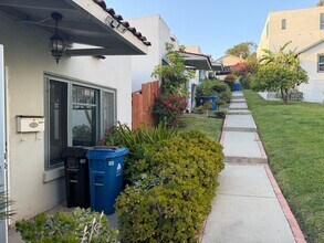 2113 1/2 Aaron St in Los Angeles, CA - Foto de edificio - Building Photo