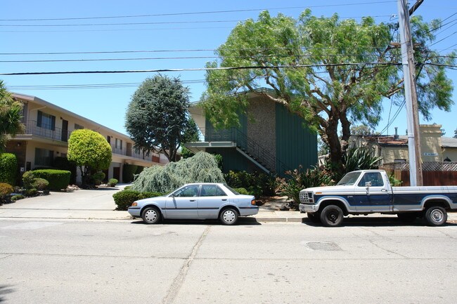 20 Hobart Ave in San Mateo, CA - Foto de edificio - Building Photo