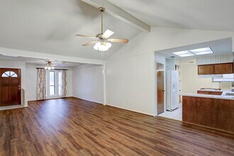 7739 Kensico Rd in Houston, TX - Building Photo - Building Photo