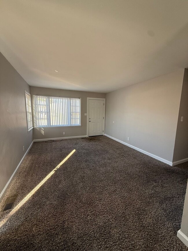 702 Wellons Ave in Spring Lake, NC - Building Photo - Building Photo