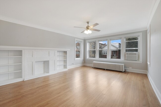 5746 N Maplewood Ave, Unit 1