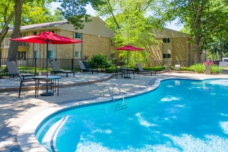 Pine Valley Apartments in Ann Arbor, MI - Building Photo - Building Photo