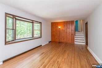 192 Woodland Ave in Ramsey, NJ - Building Photo - Building Photo
