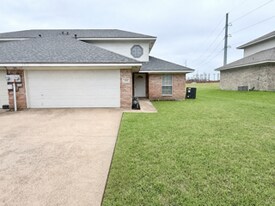 314 California Dr in Glenn Heights, TX - Building Photo