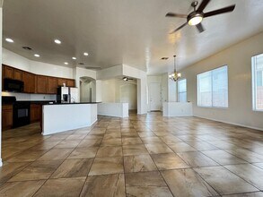 8725 N Shadow Wash Way in Tucson, AZ - Building Photo - Building Photo