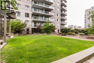 892 Carnarvon St in New Westminster, BC - Building Photo - Building Photo