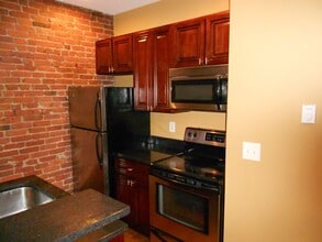 98 Knight St in Providence, RI - Building Photo - Building Photo