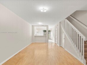 767 NW 42nd Ave in Plantation, FL - Foto de edificio - Building Photo