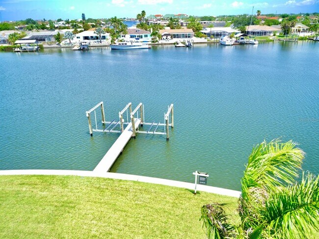 771 Gran Kaymen Way in Apollo Beach, FL - Building Photo - Building Photo