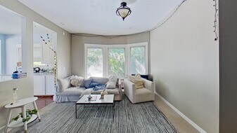 6006 5th Ave NE in Seattle, WA - Building Photo