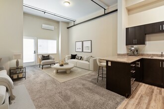 Volare Apartment Homes in Fairfield, CA - Foto de edificio - Building Photo