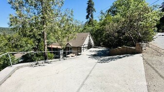 54065 Strawberry in Idyllwild, CA - Building Photo