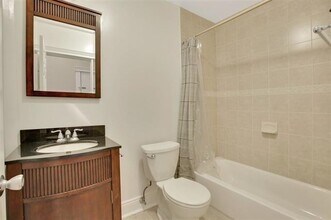 364 7th St in Jersey City, NJ - Building Photo - Building Photo