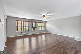 193 Stirling Ct in West Chester, PA - Building Photo - Building Photo