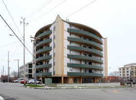 Laronde Apartments