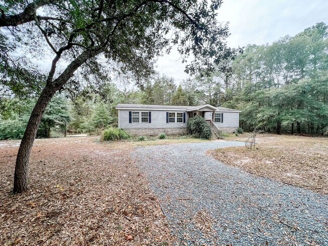 property at 7713 Pontchartrain Rd