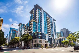 425 W Beech St, Unit 1057 in San Diego, CA - Foto de edificio - Building Photo