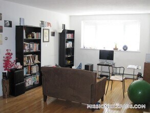 226 Parker Hill Ave, Unit 6 in Boston, MA - Foto de edificio - Building Photo