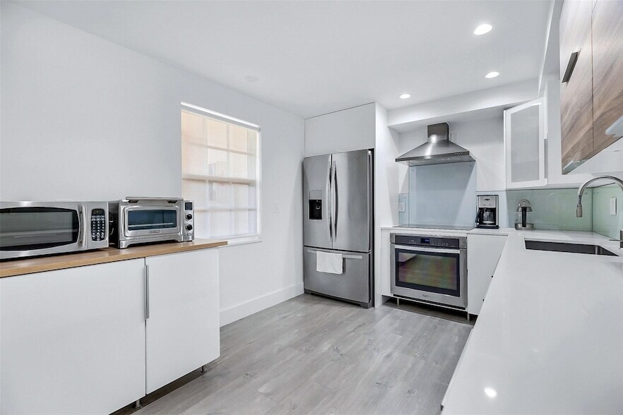 3611 Oaks Clubhouse Dr, Unit 203 in Pompano Beach, FL - Foto de edificio