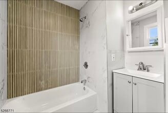 654 S 12th St, Unit 2nd Floor in Newark, NJ - Building Photo - Building Photo