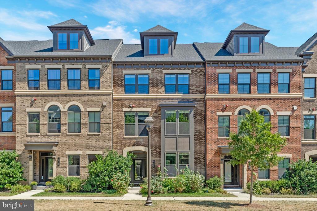 22266 Philanthropic Dr in Ashburn, VA - Building Photo