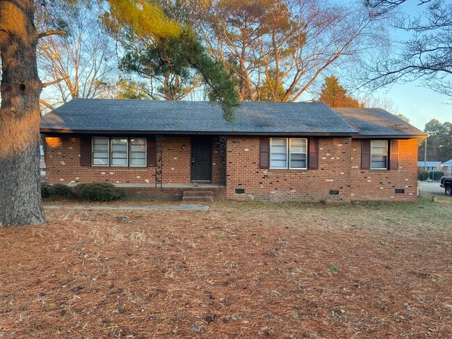 928 Hazelwood Dr