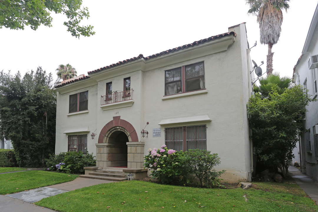 120 N Almont Dr in Beverly Hills, CA - Building Photo