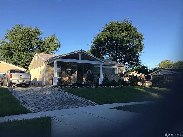 3017 La Plata Dr in Dayton, OH - Foto de edificio
