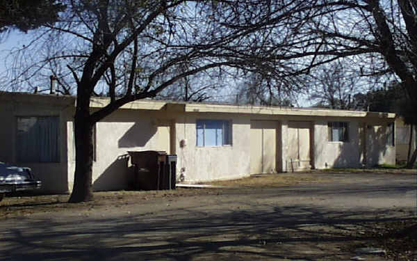 24861 Myers Ave in Moreno Valley, CA - Foto de edificio