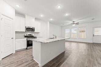 3303 Tranquility Ln in Baytown, TX - Building Photo - Building Photo