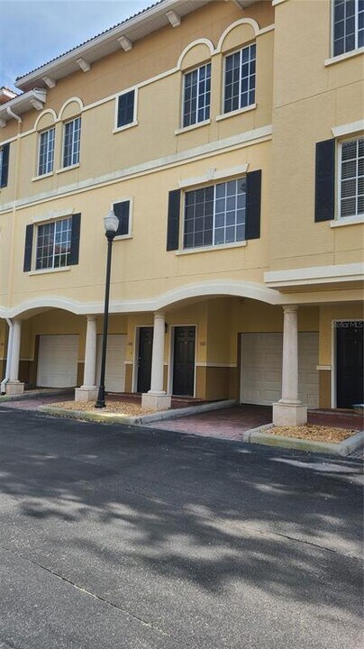 5220 Hampton Beach Pl in Tampa, FL - Building Photo