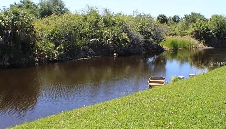 13100 S McCall Rd in Port Charlotte, FL - Foto de edificio