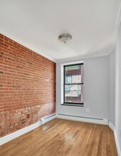 124 Ridge St in New York, NY - Building Photo - Building Photo