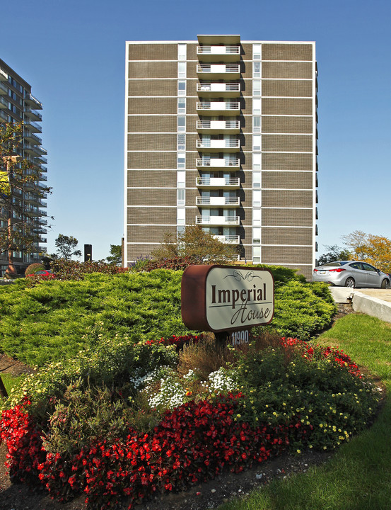 Imperial House Apartments in Lakewood, OH - Foto de edificio