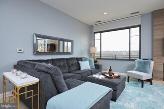 1011 Arlington Blvd in Arlington, VA - Building Photo - Building Photo