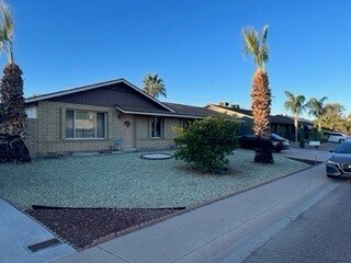 3701 E Wethersfield Rd in Phoenix, AZ - Building Photo
