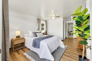 1425 Kawelu St in Pearl City, HI - Building Photo