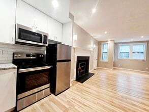 82 Phillips St, Unit 22 in Boston, MA - Foto de edificio - Building Photo