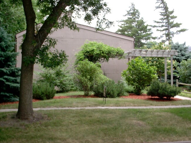 916 Kellogg Ave, Unit 2 Bedroom