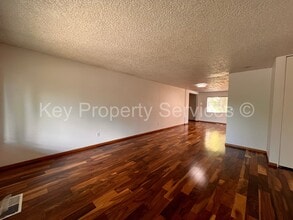 245 NE 22nd St in Gresham, OR - Building Photo - Building Photo