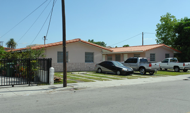 1365 NW 2nd St in Miami, FL - Building Photo - Building Photo