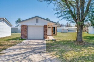 1912 Pelican Dr N, Unit C-309 in Azle, TX - Building Photo